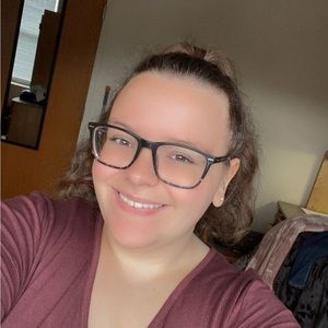 Meet your Posher, Laina